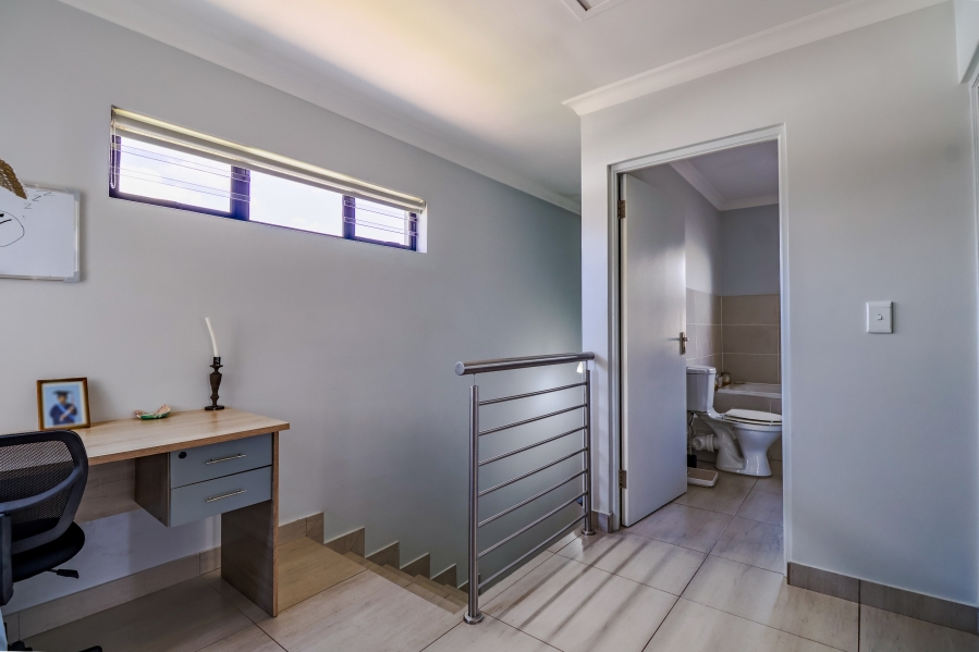 3 Bedroom Property for Sale in Thatchfield Estate Gauteng