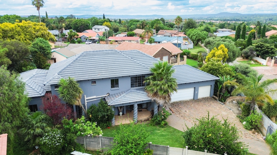 5 Bedroom Property for Sale in Heuweloord Gauteng