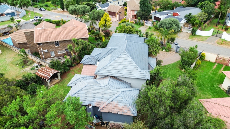 5 Bedroom Property for Sale in Heuweloord Gauteng