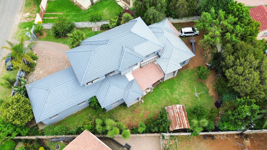 5 Bedroom Property for Sale in Heuweloord Gauteng