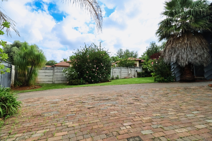 5 Bedroom Property for Sale in Heuweloord Gauteng