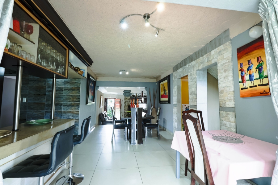 5 Bedroom Property for Sale in Heuweloord Gauteng