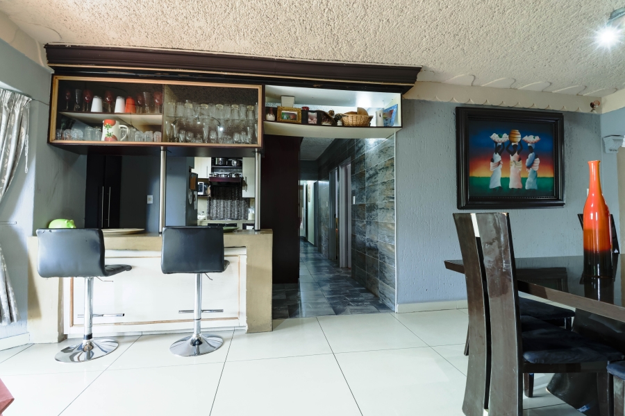 5 Bedroom Property for Sale in Heuweloord Gauteng