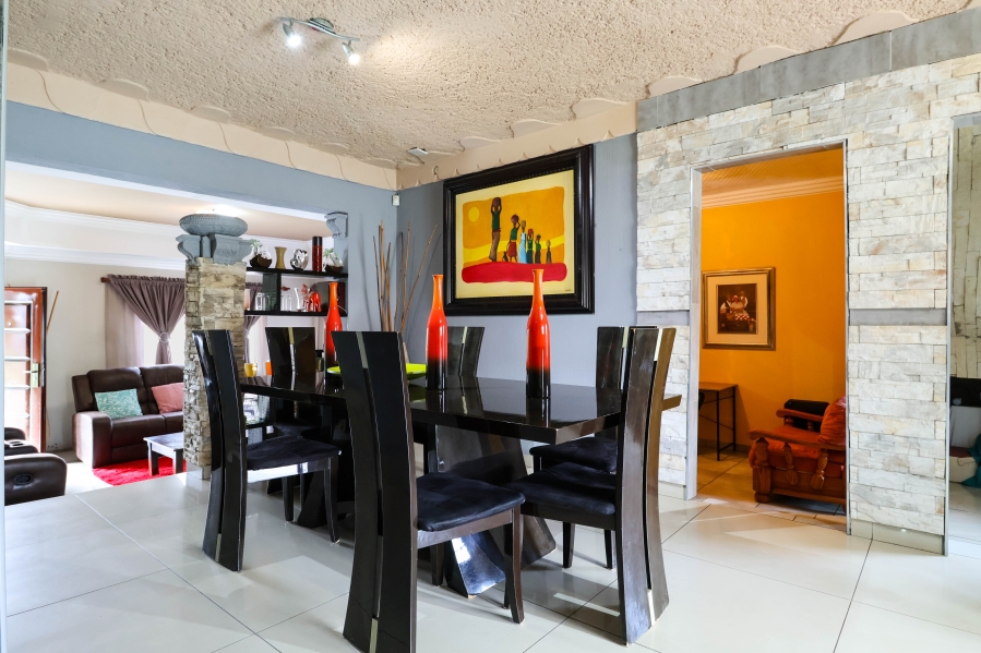 5 Bedroom Property for Sale in Heuweloord Gauteng