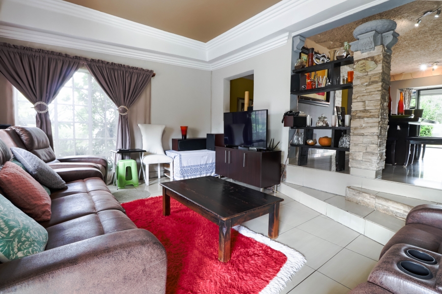 5 Bedroom Property for Sale in Heuweloord Gauteng