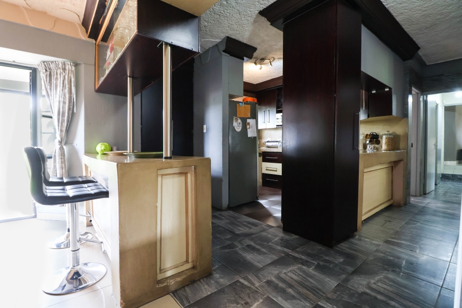 5 Bedroom Property for Sale in Heuweloord Gauteng