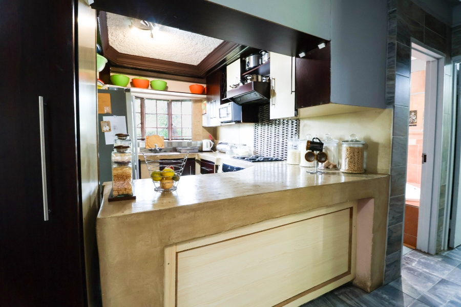 5 Bedroom Property for Sale in Heuweloord Gauteng