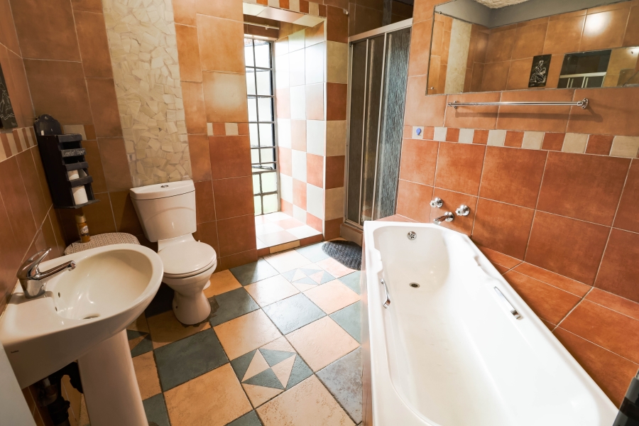 5 Bedroom Property for Sale in Heuweloord Gauteng