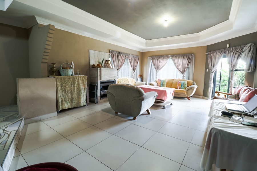 5 Bedroom Property for Sale in Heuweloord Gauteng