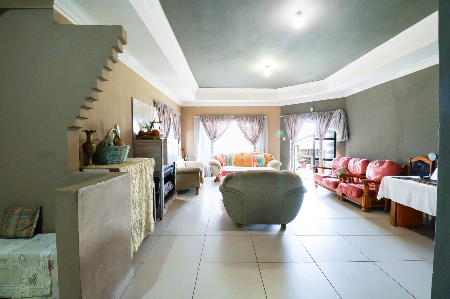 5 Bedroom Property for Sale in Heuweloord Gauteng