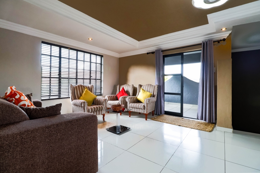 5 Bedroom Property for Sale in Heuweloord Gauteng