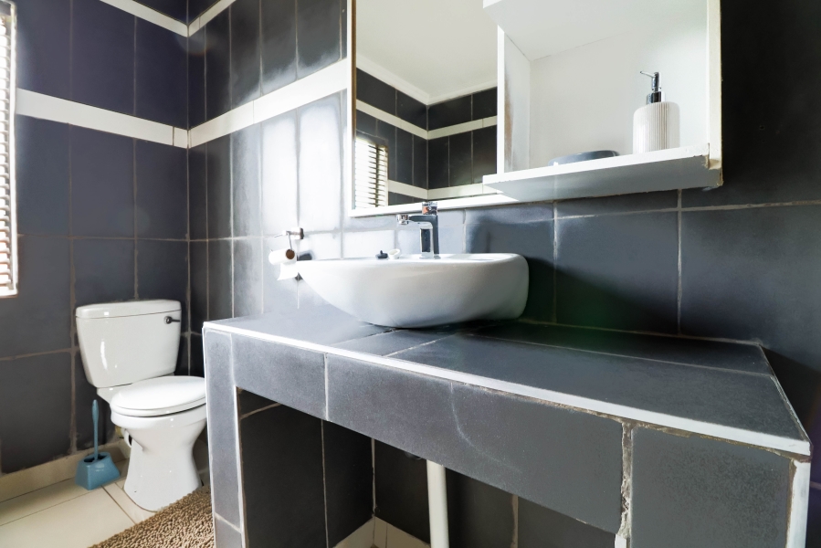 5 Bedroom Property for Sale in Heuweloord Gauteng