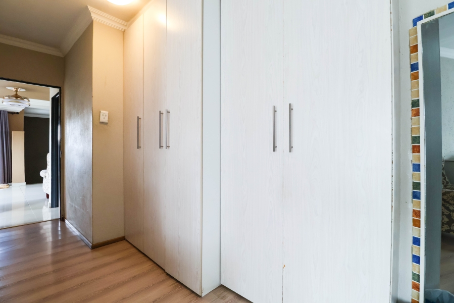 5 Bedroom Property for Sale in Heuweloord Gauteng