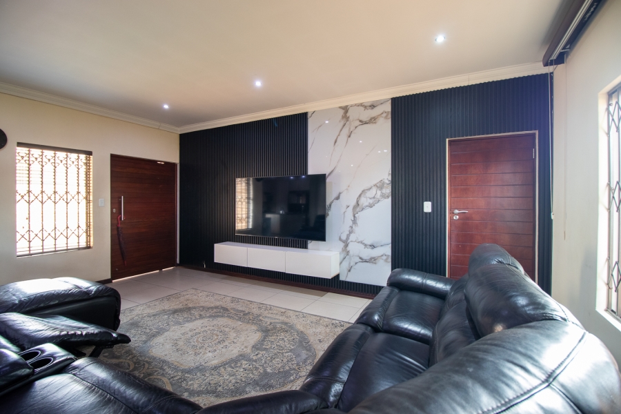 3 Bedroom Property for Sale in New Redruth Gauteng