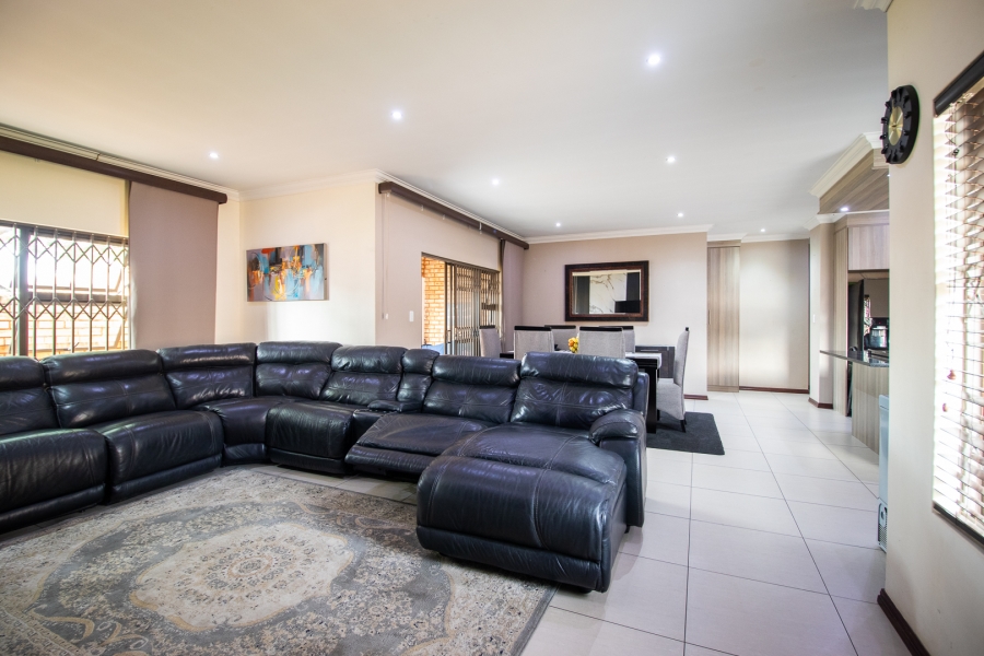 3 Bedroom Property for Sale in New Redruth Gauteng