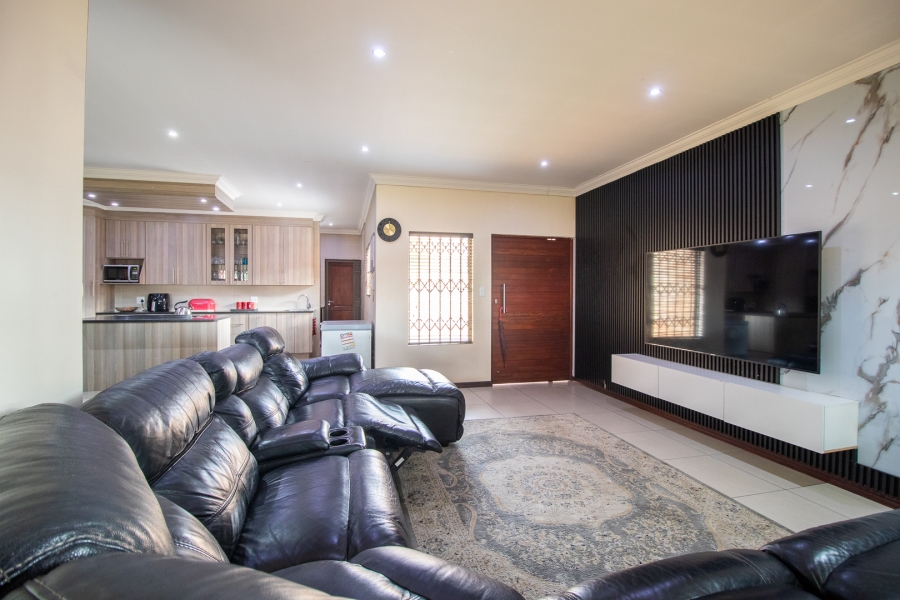 3 Bedroom Property for Sale in New Redruth Gauteng