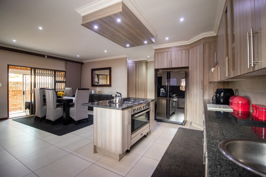 3 Bedroom Property for Sale in New Redruth Gauteng