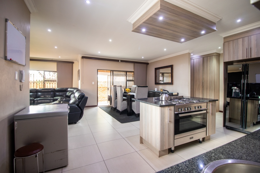 3 Bedroom Property for Sale in New Redruth Gauteng