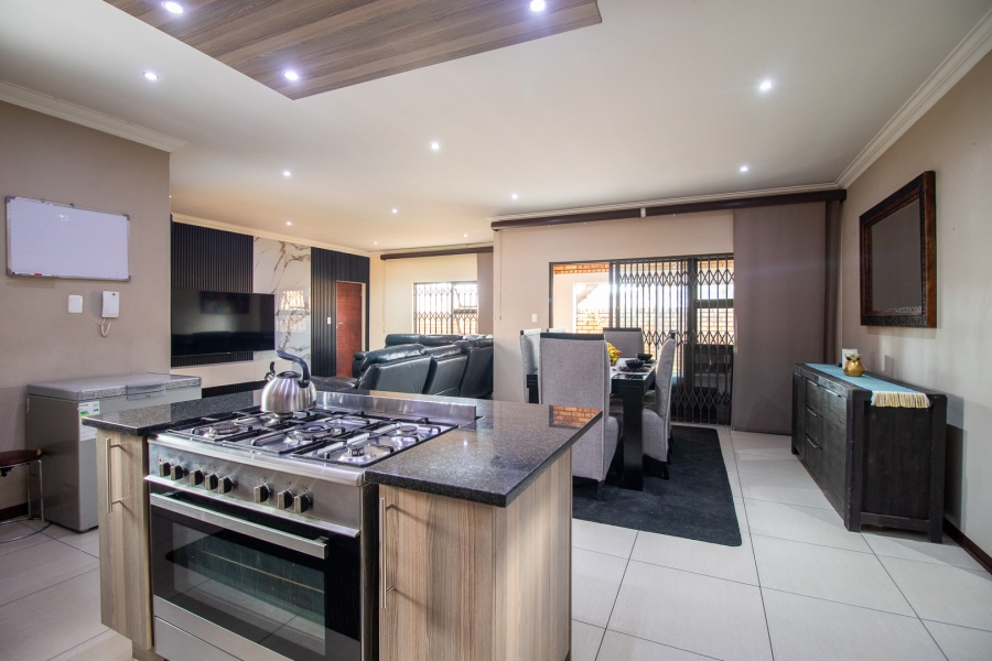 3 Bedroom Property for Sale in New Redruth Gauteng