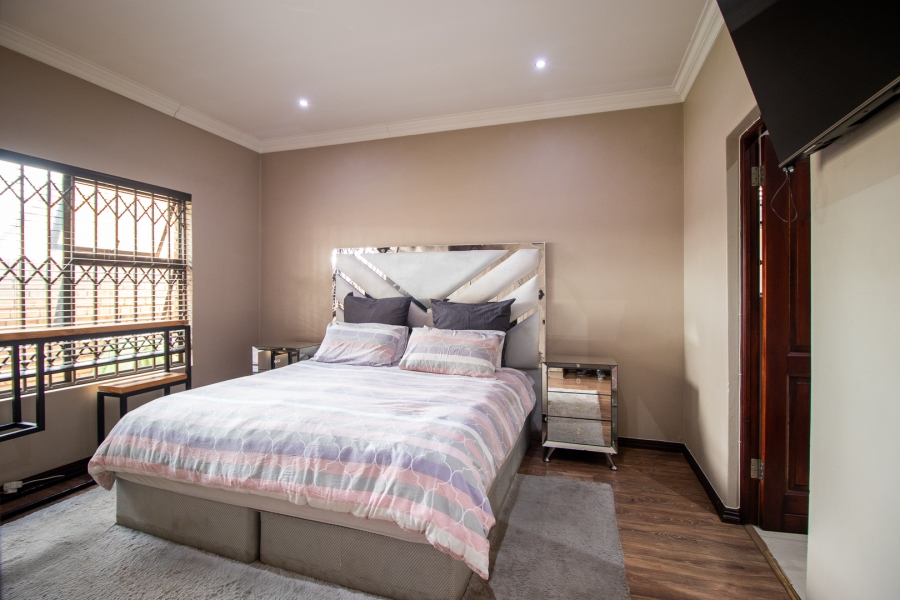3 Bedroom Property for Sale in New Redruth Gauteng