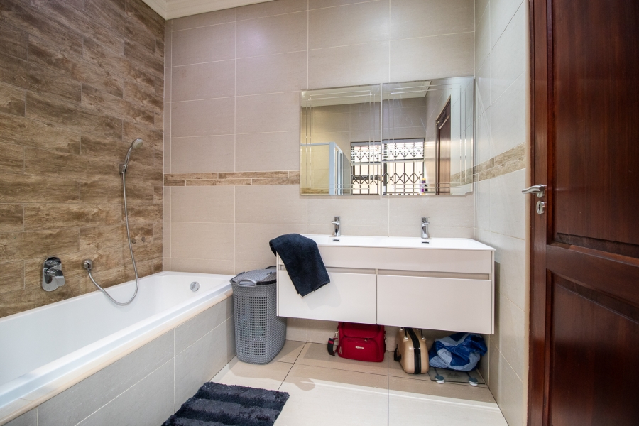 3 Bedroom Property for Sale in New Redruth Gauteng