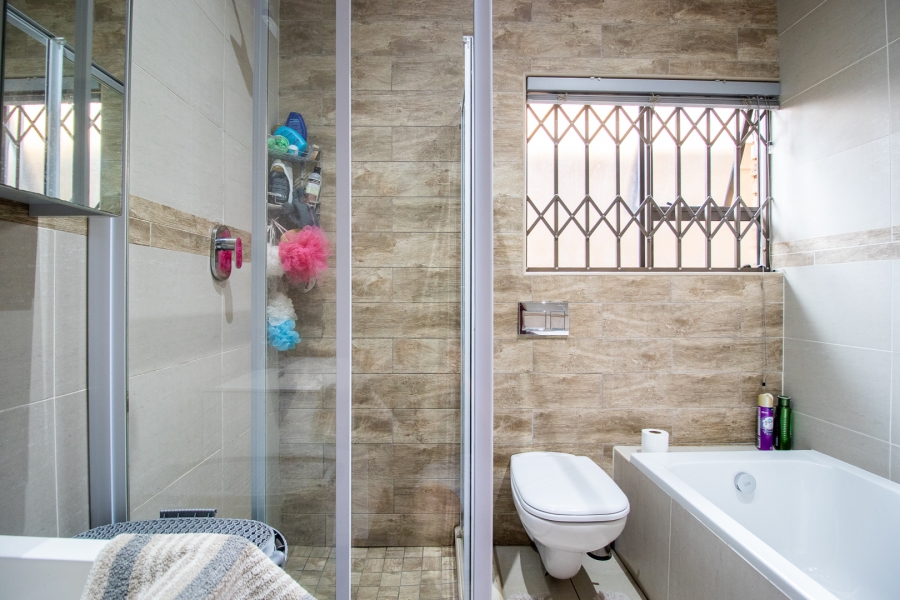 3 Bedroom Property for Sale in New Redruth Gauteng