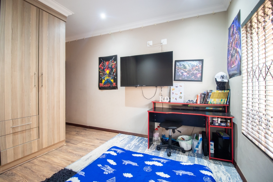 3 Bedroom Property for Sale in New Redruth Gauteng