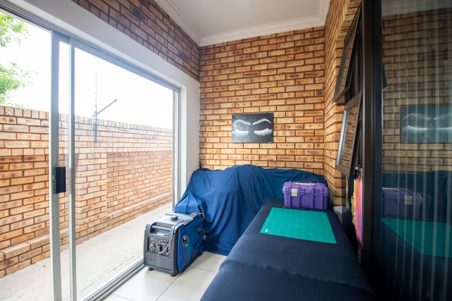 3 Bedroom Property for Sale in New Redruth Gauteng