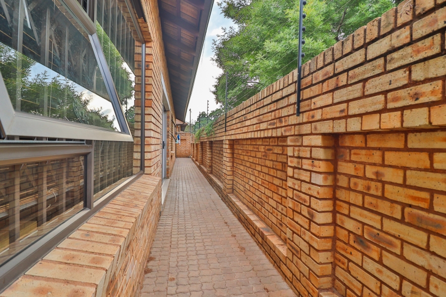 3 Bedroom Property for Sale in New Redruth Gauteng