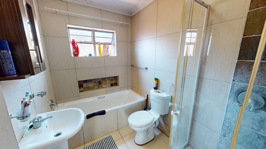 3 Bedroom Property for Sale in Andeon Gauteng