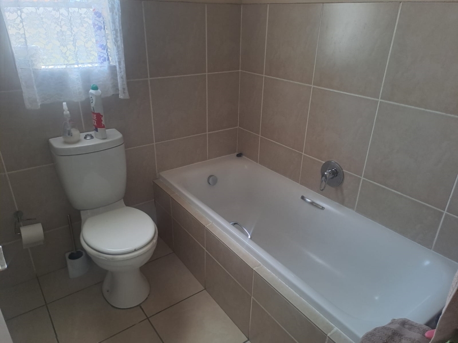2 Bedroom Property for Sale in Aeroton Gauteng