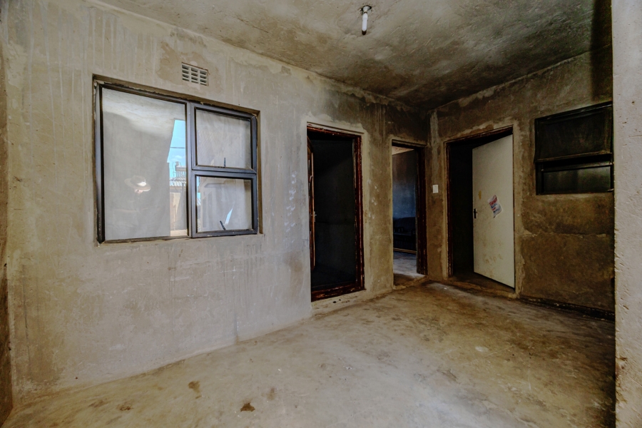 8 Bedroom Property for Sale in Tshepisong Gauteng