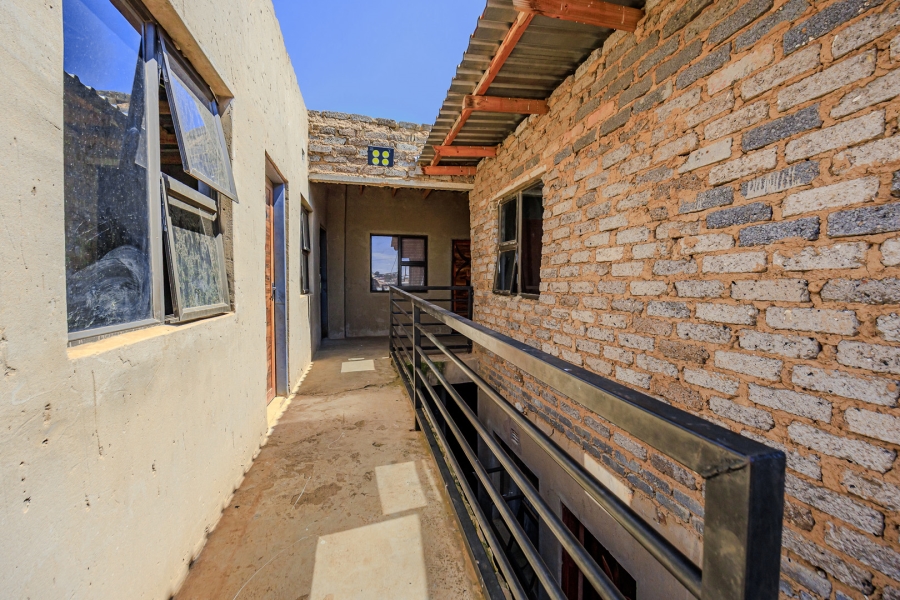 8 Bedroom Property for Sale in Tshepisong Gauteng