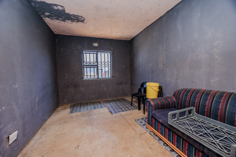 8 Bedroom Property for Sale in Tshepisong Gauteng