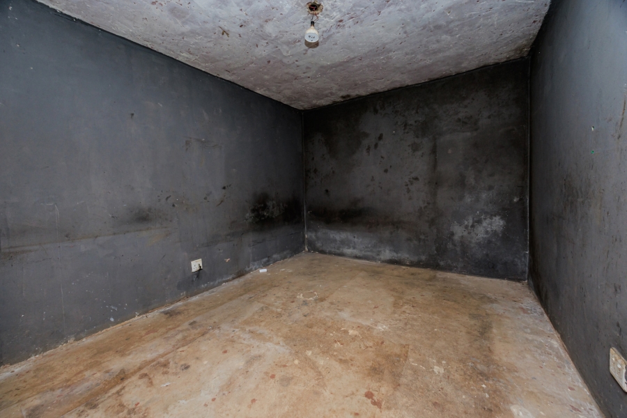 8 Bedroom Property for Sale in Tshepisong Gauteng