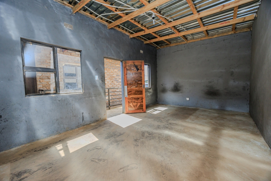 8 Bedroom Property for Sale in Tshepisong Gauteng