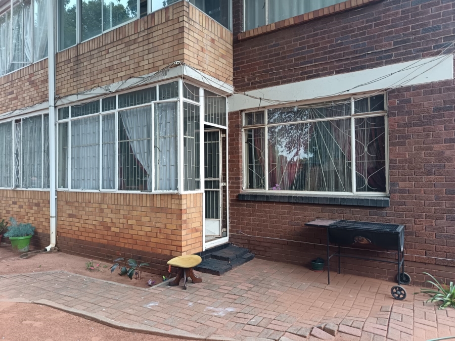 2 Bedroom Property for Sale in Vanderbijlpark Cw 6 Gauteng