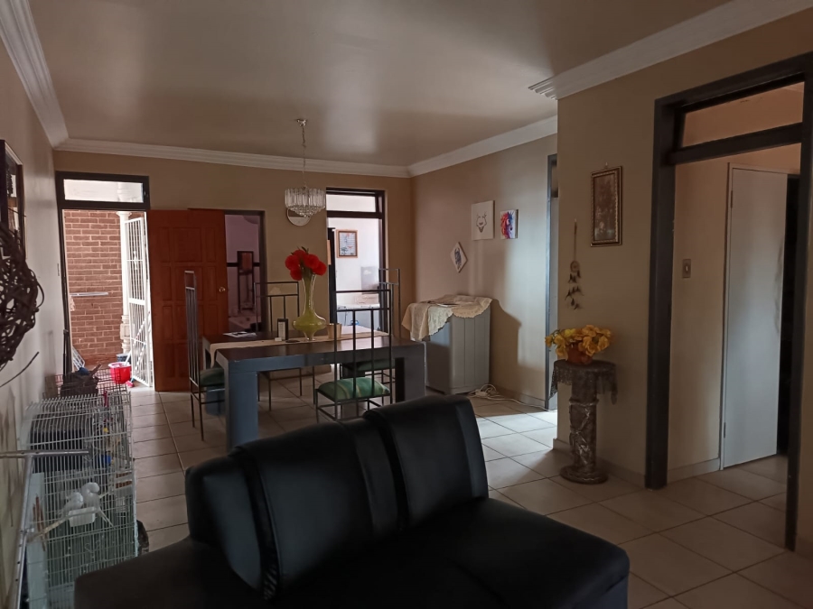 2 Bedroom Property for Sale in Vanderbijlpark Cw 6 Gauteng