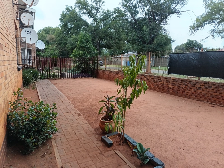 2 Bedroom Property for Sale in Vanderbijlpark Cw 6 Gauteng