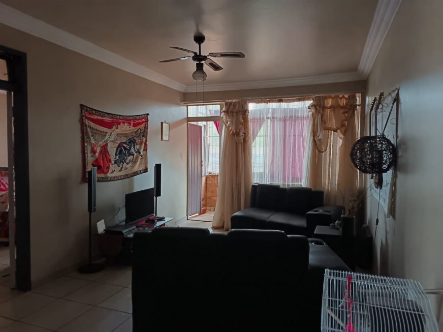 2 Bedroom Property for Sale in Vanderbijlpark Cw 6 Gauteng
