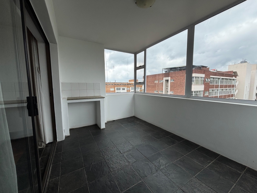 To Let 1 Bedroom Property for Rent in Killarney Gauteng