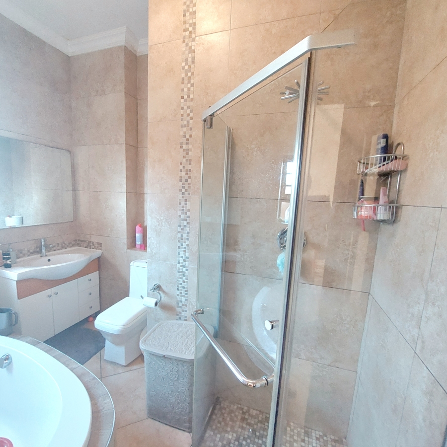 2 Bedroom Property for Sale in Ravenswood Gauteng