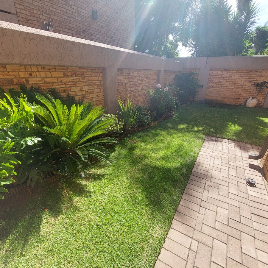 2 Bedroom Property for Sale in Ravenswood Gauteng