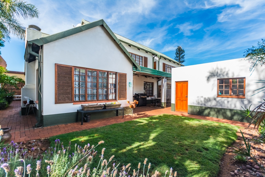 3 Bedroom Property for Sale in Die Hoewes Gauteng