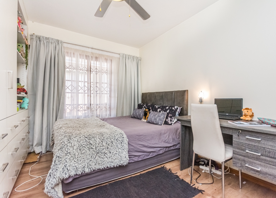 3 Bedroom Property for Sale in Die Hoewes Gauteng