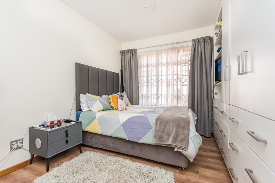 3 Bedroom Property for Sale in Die Hoewes Gauteng