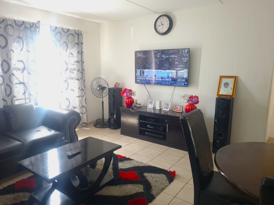 2 Bedroom Property for Sale in Whitney Gardens Gauteng