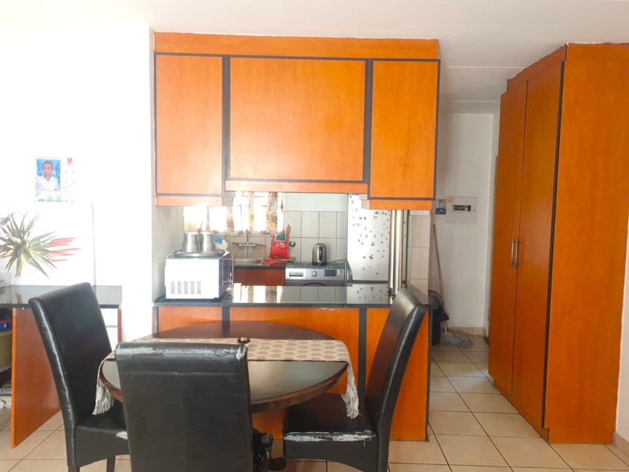 2 Bedroom Property for Sale in Whitney Gardens Gauteng