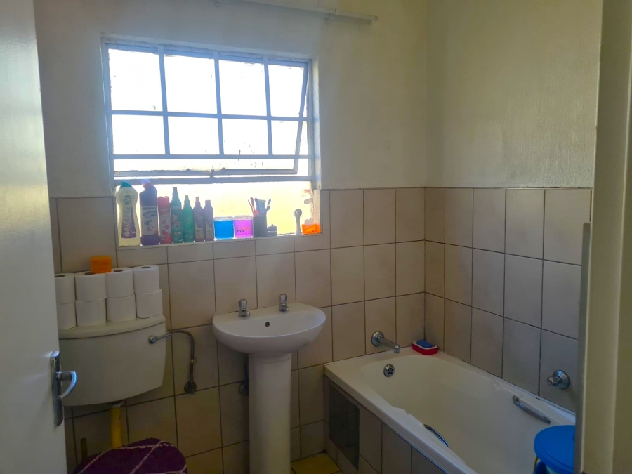 2 Bedroom Property for Sale in Whitney Gardens Gauteng