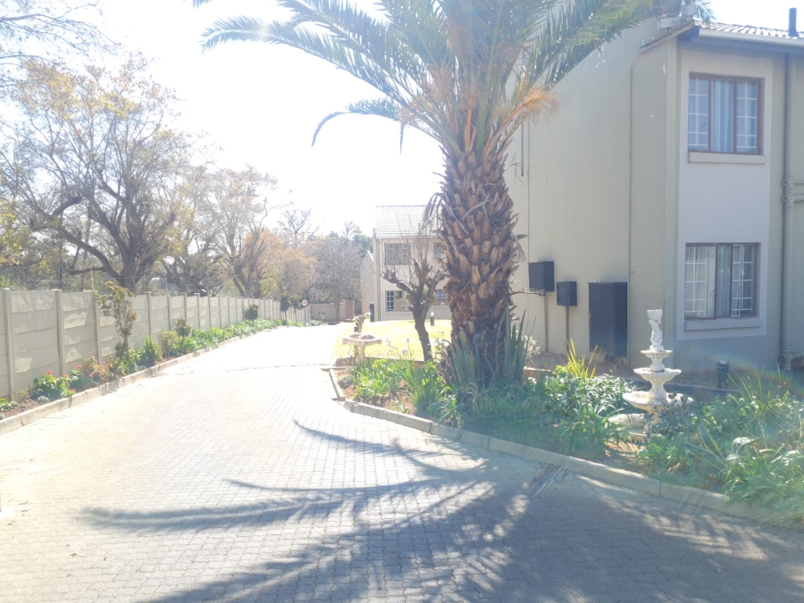 2 Bedroom Property for Sale in Whitney Gardens Gauteng